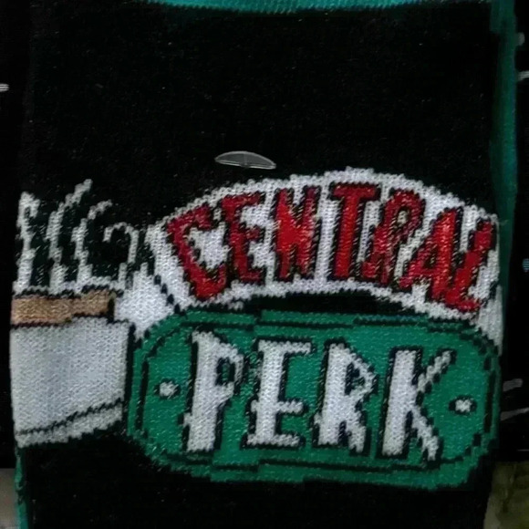 🆕Adult | FRIENDS  Sock & Bandana Set - Picture 2 of 13